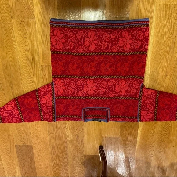 Oleana Red Floral Patterned Women's 100% Pure New Wool Nordic Sweater, M L - Picture 3 of 7